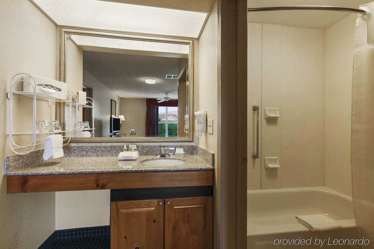 Homewood Suites Phoenix-سكوتسدايل المظهر الخارجي الصورة