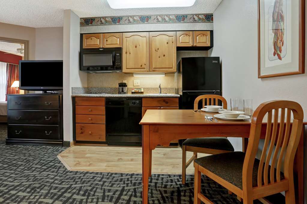 Homewood Suites Phoenix-سكوتسدايل الغرفة الصورة